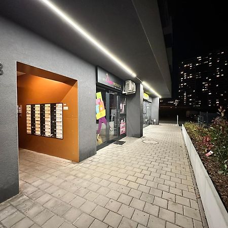 Novozariadeny Apartman Pri Starom Moste Bratislava Bagian luar foto