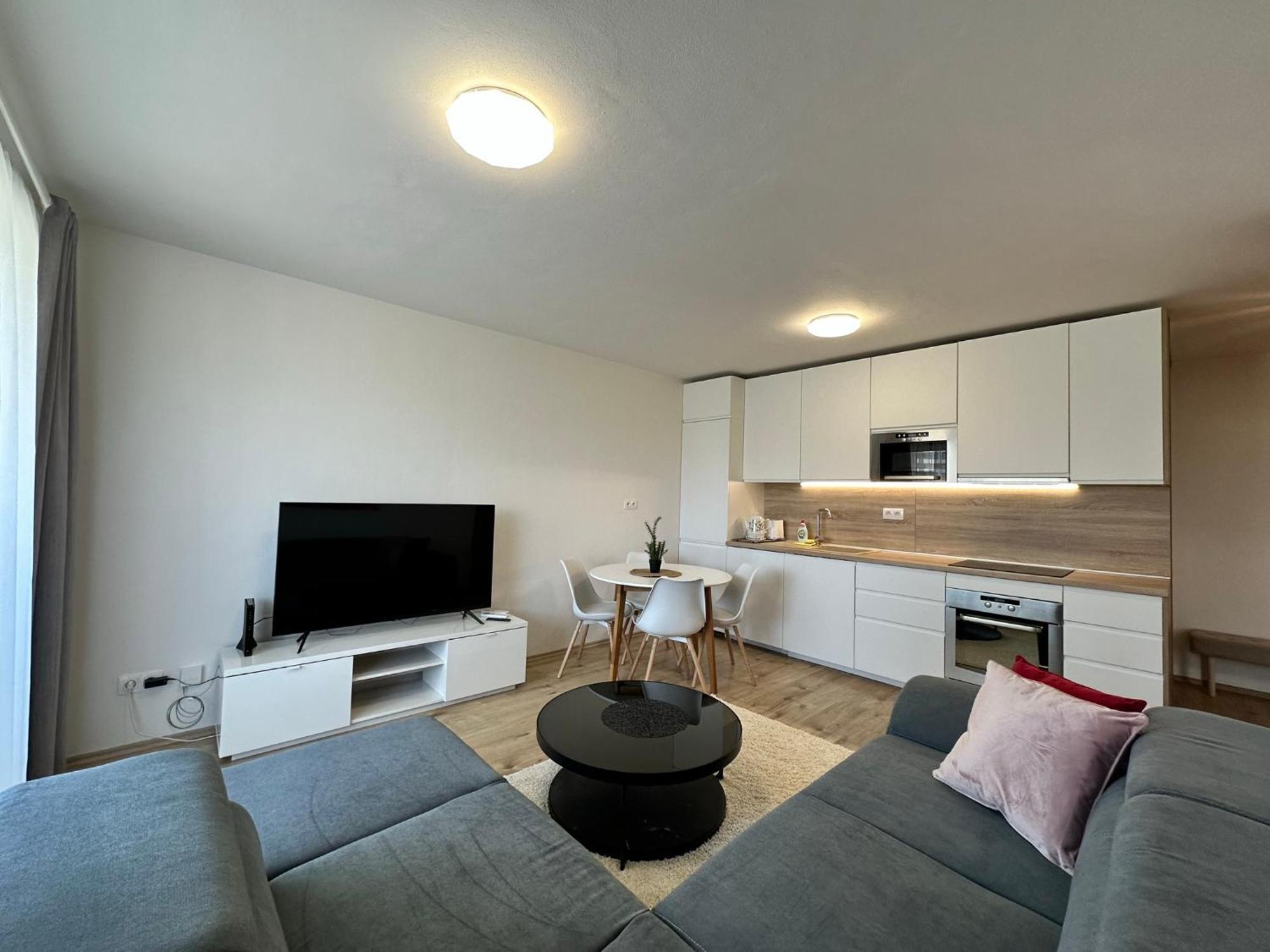 Novozariadeny Apartman Pri Starom Moste Bratislava Bagian luar foto