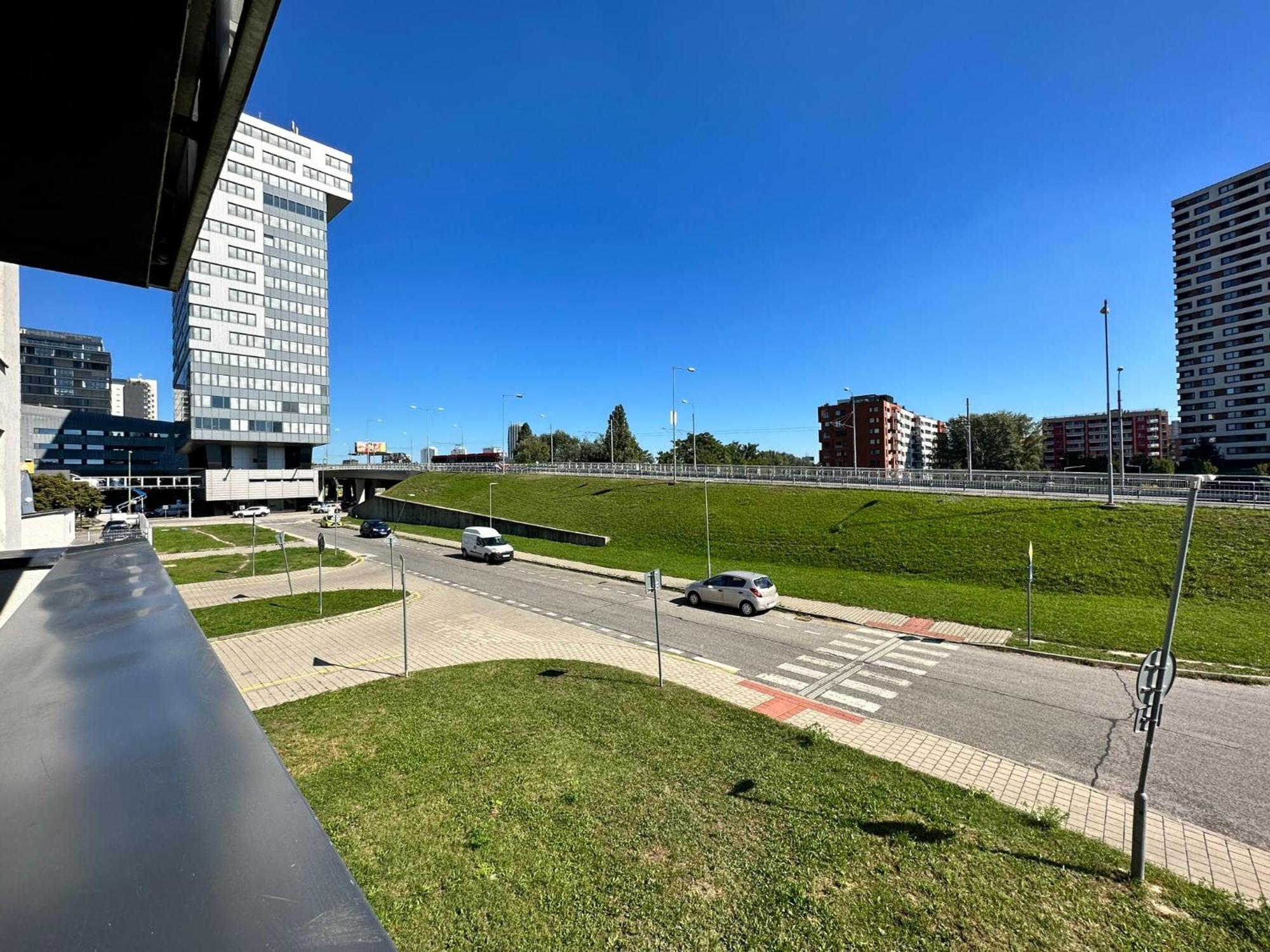 Novozariadeny Apartman Pri Starom Moste Bratislava Bagian luar foto